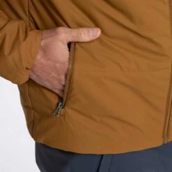 Vuori Men's Echo Insulated Jacket - Camel -Daily Flex Shop 0040 V535CAM 03532 1200x crop center jpg