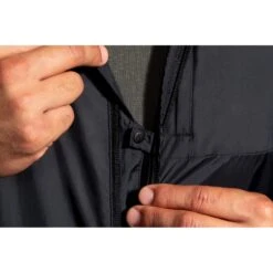 BROOKS Men's Fusion Hybrid Jacket - Black 13 BROOKS Men's Fusion Hybrid Jacket - Black -Daily Flex Shop 211299 001 D6 Fusion Hybrid Jacket 2