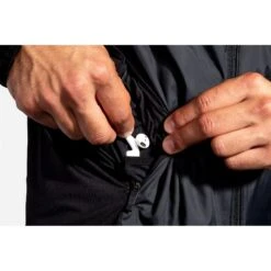 BROOKS Men's Fusion Hybrid Jacket - Black 12 BROOKS Men's Fusion Hybrid Jacket - Black -Daily Flex Shop 211299 001 D7 Fusion Hybrid Jacket 2
