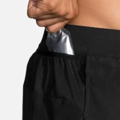 BROOKS Men's Sherpa Split Short 3in - Black -Daily Flex Shop 211329 001 D2 Sherpa 3in Split Short