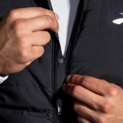 BROOKS Men's Shield Hybrid Vest 2.0 - Black 13 BROOKS Men's Shield Hybrid Vest 2.0 - Black -Daily Flex Shop 211416 001 D3 Shield Hybrid Vest 2