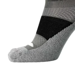 BROOKS Unisex High Point Crew Sock - Asphalt/Black -Daily Flex Shop 280491 012 D3 High Point Crew