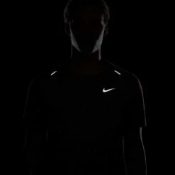 Nike Men's DriFit Rise 365 Short Sleeve - Dark Beetroot -Daily Flex Shop CZ9184 638 PHSYM004