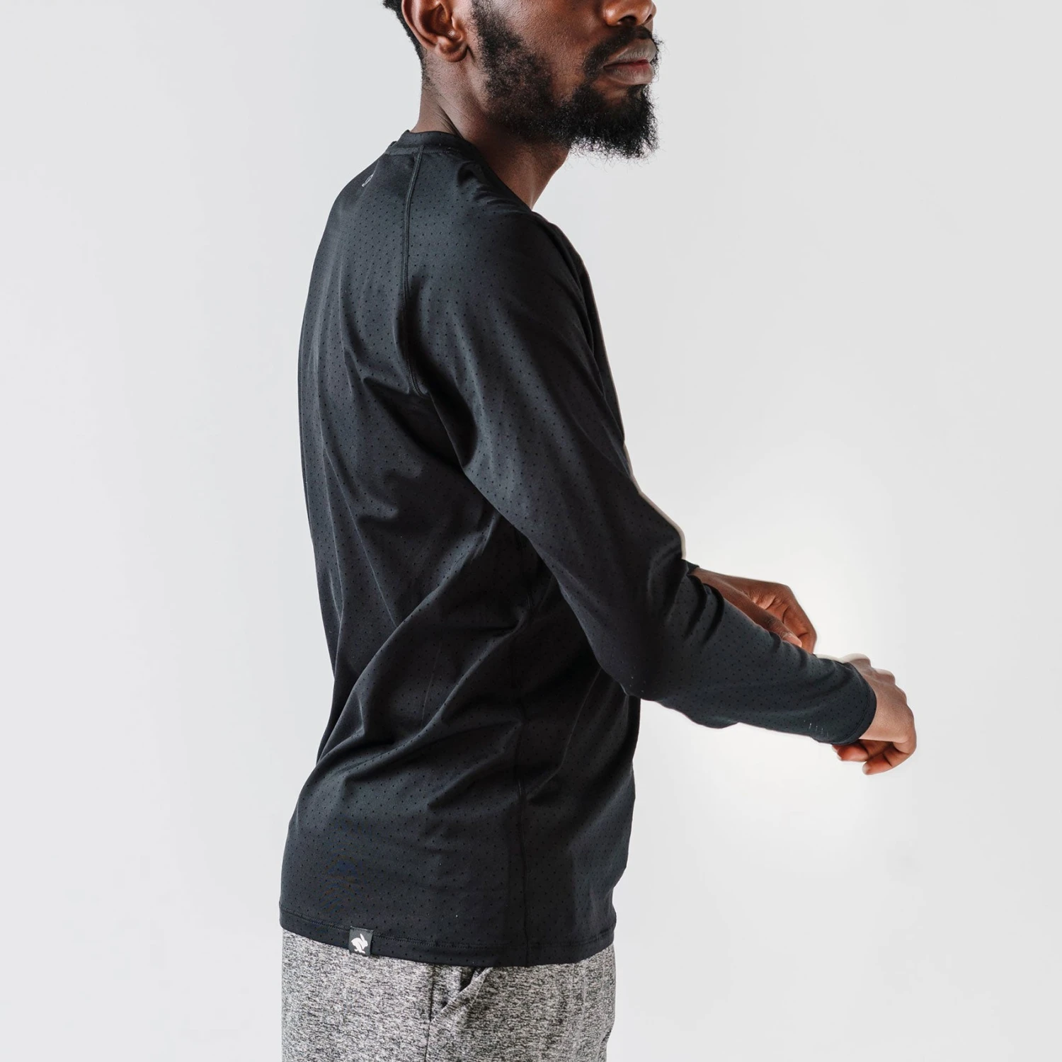 Men's EZ Tee Perf Long Sleeve Top - Black 6 Men's EZ Tee Perf Long Sleeve Top - Black - Image 4