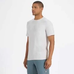 Vuori Men's Strato Tech Tee - Platinum Heather 8 Vuori Men's Strato Tech Tee - Platinum Heather -Daily Flex Shop V126HPT 2 1200x crop center jpg