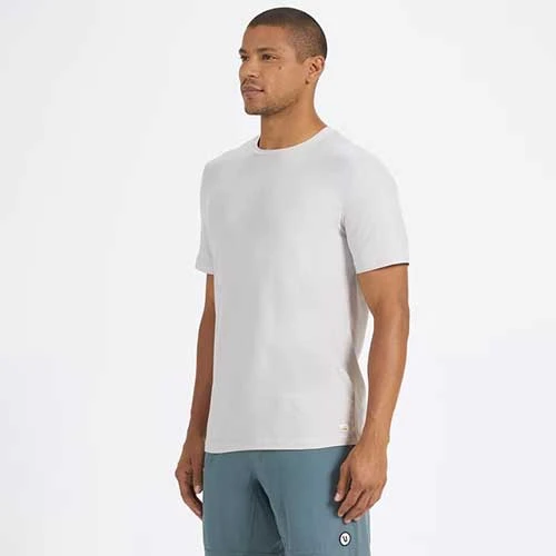 Vuori Men's Strato Tech Tee - Platinum Heather 5 Vuori Men's Strato Tech Tee - Platinum Heather - Image 3
