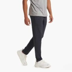 Vuori Men's Ponto Performance Pant - Midnight Heather -Daily Flex Shop V418HMD FA22 M ECOMM BOTTOM 2852 1200x crop center jpg
