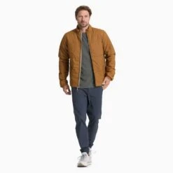 Vuori Men's Echo Insulated Jacket - Camel -Daily Flex Shop V535CAM 03445 1200x crop center jpg